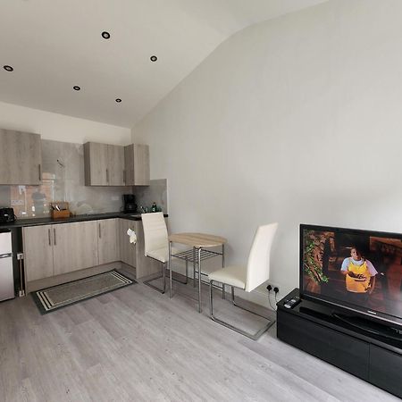 Ilford Town Centre Studio 외부 사진